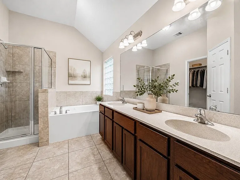 6811 Claire Brook Dr — Photo 10