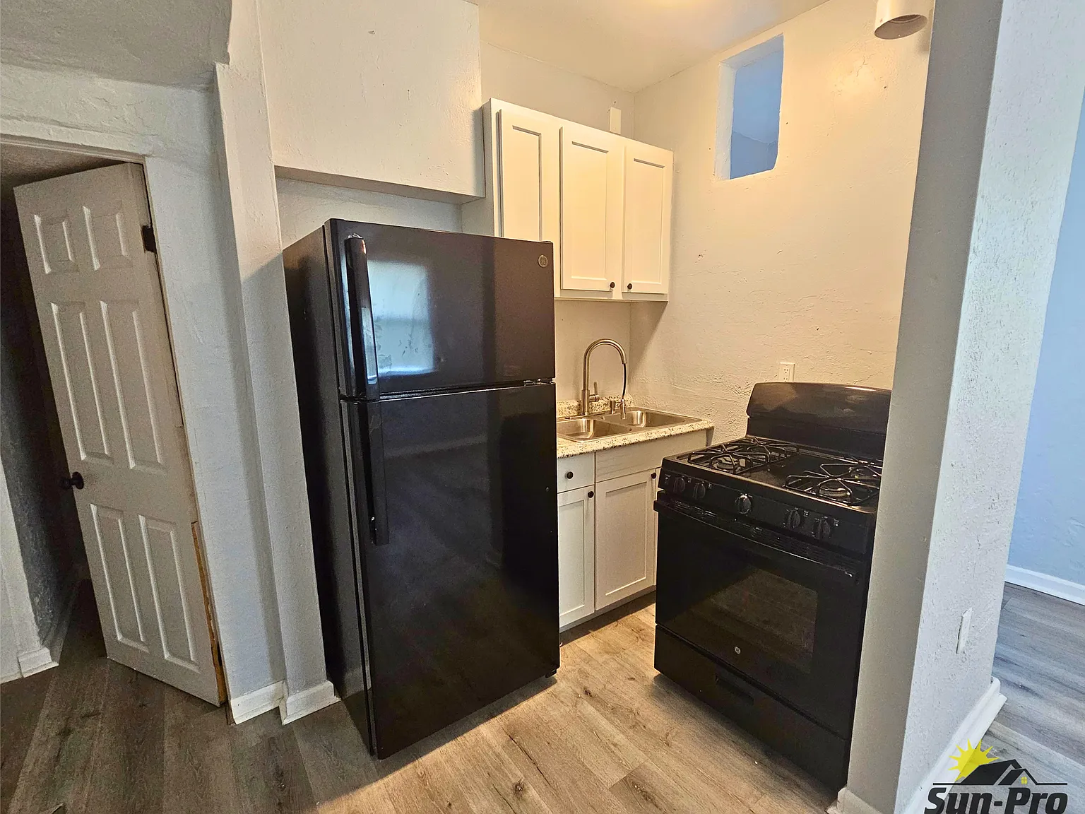 1 bed, 1.0 bath, $950 — Photo 3