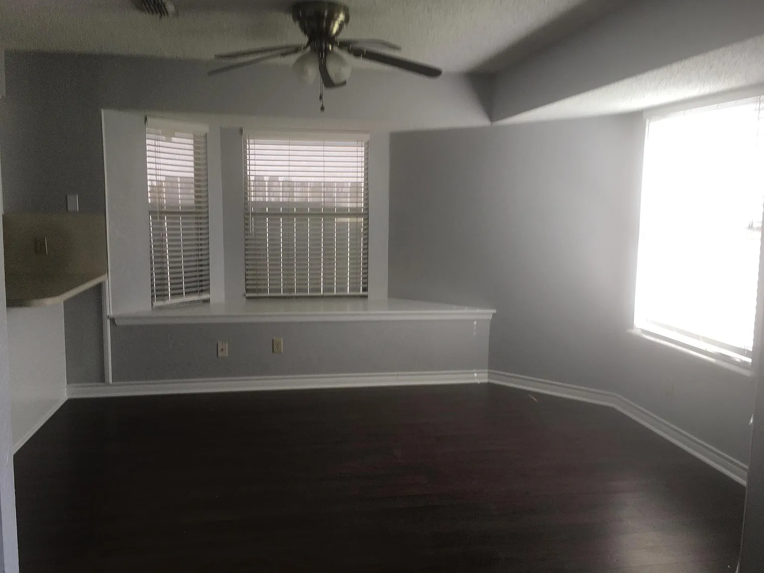 6910 Dundee Dr — Photo 2