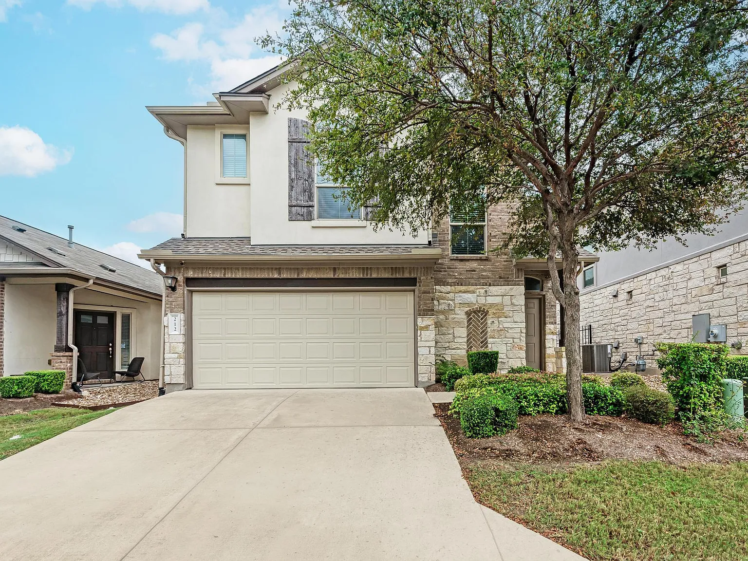 1401 Little Elm Trl — Photo 2