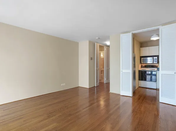 21 W Goethe St, Chicago, IL