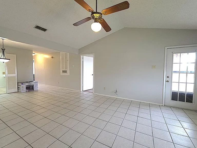 400 W South Town Dr #204 — Photo 15