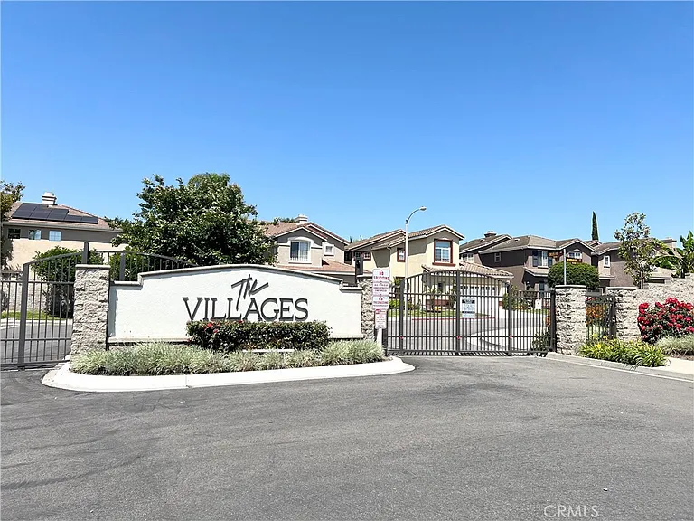 15201 Riviera Ln — Photo 22