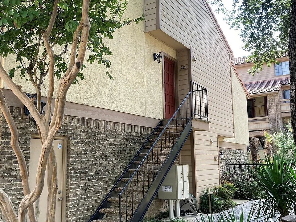 7640 W Greenway Blvd #2D