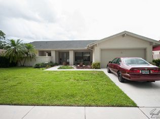 12354 Sawgrass Ct, Wellington, FL 33414