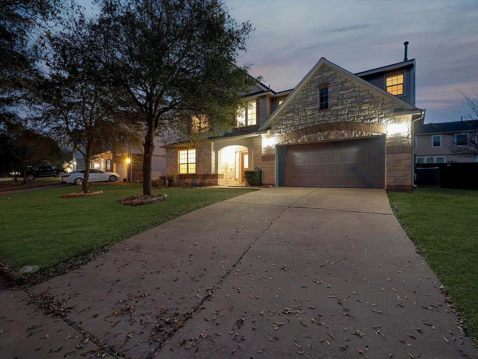 5 bed, 3.5 bath, 3186 sqft, $2,995 — Photo 3