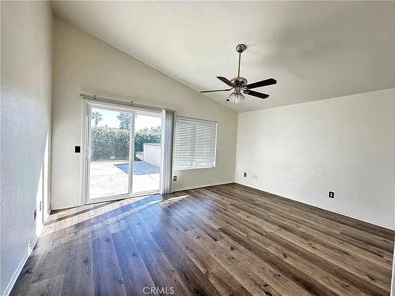 22841 Brompton St — Photo 16