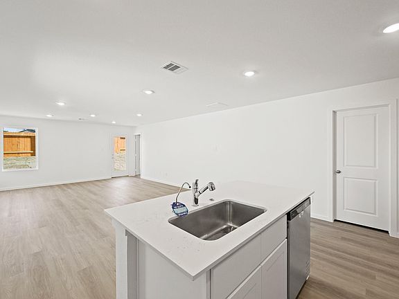 4th image of 3020 Fall Gold Ln