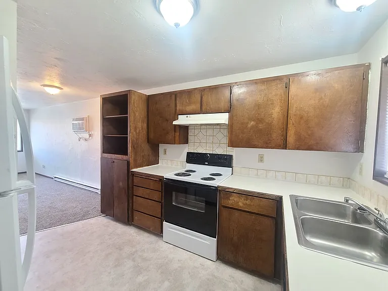 2410-2414 E Queen Ave. — Photo 7