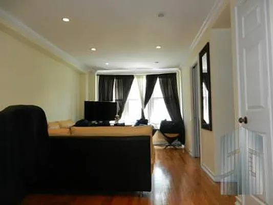 Sold by Skyline Group Real Estate | media 11