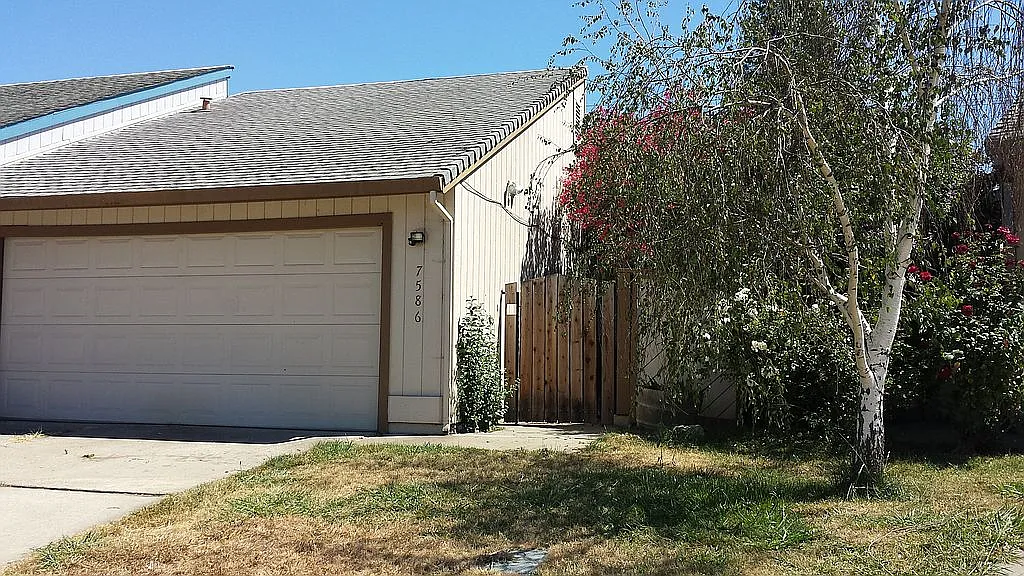 7586 Waterwillow Dr photo 1
