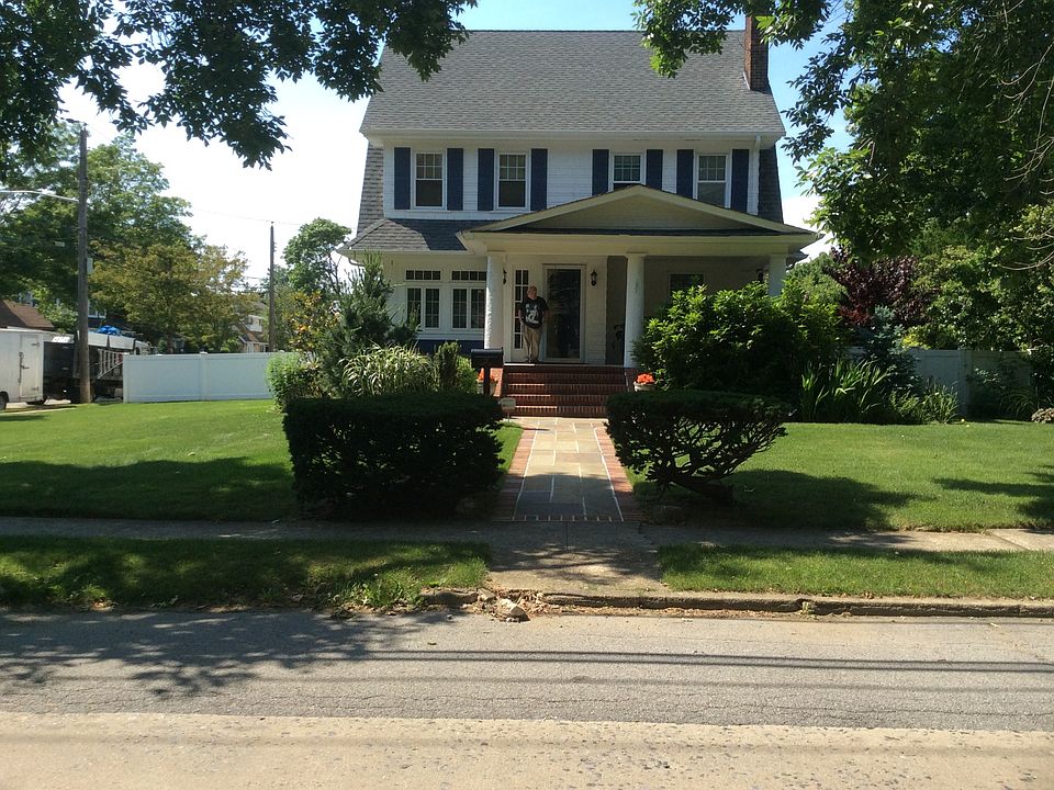 1st image of 27 Dubois Ave
