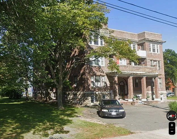 Building Photo - 138 Main St #13