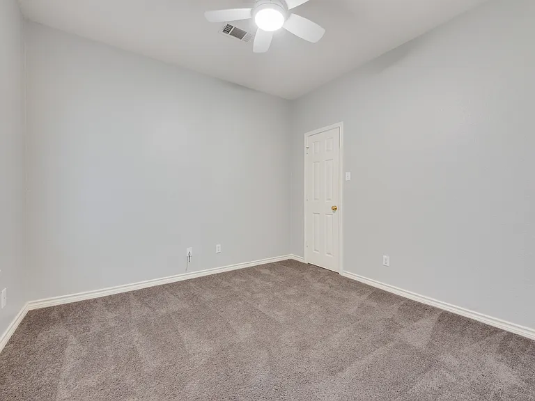 739 Harbour Town Dr — Photo 12