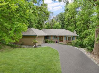 1527 Clarendon Dr, Wayzata, MN 55391