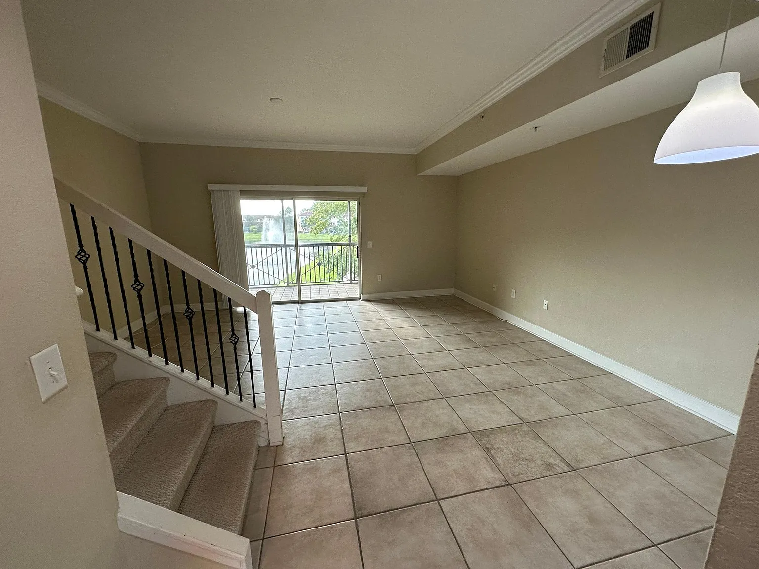 2 bed, 2.5 bath, 1159 sqft, $1,599 — Photo 2