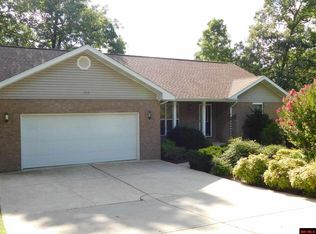 562 Howard Creek Rd, Midway, AR 72651