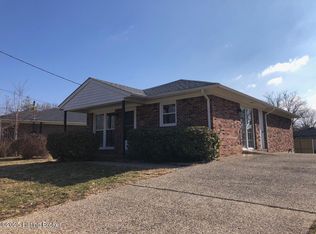 6902 Cedarwood Dr, Pewee Valley, KY 40056