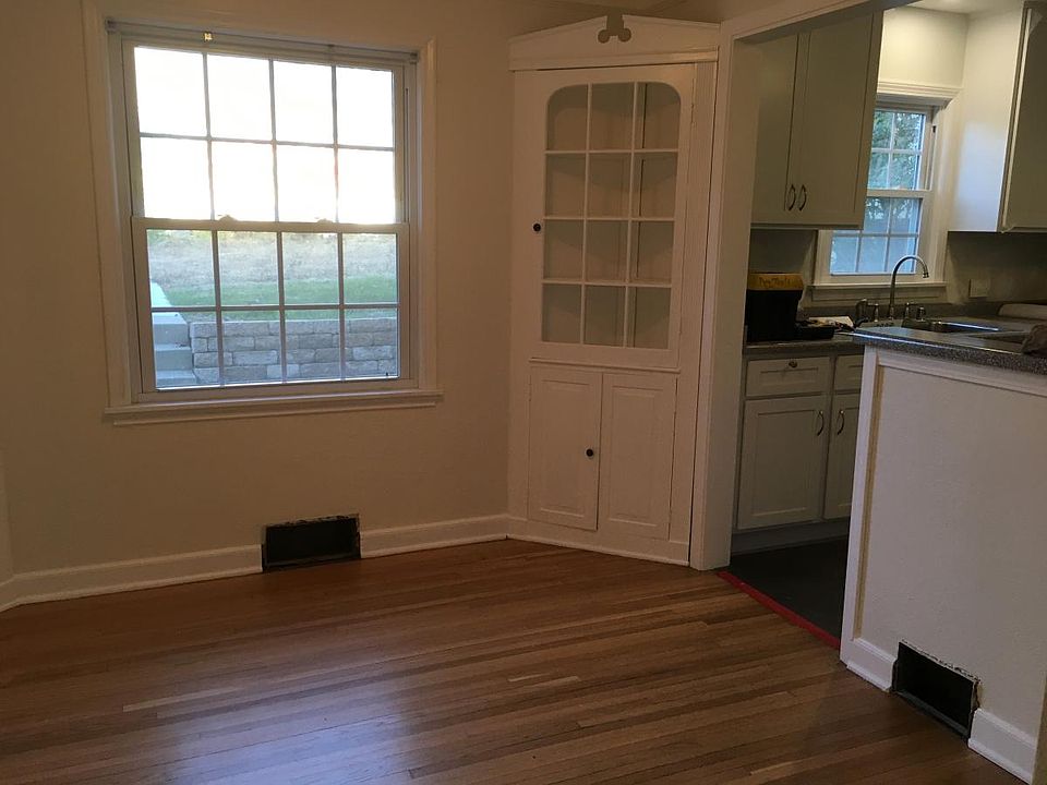 Formal Dining