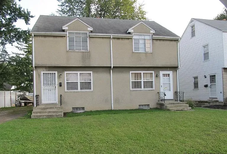 2951 E Moreland Dr — Photo 2