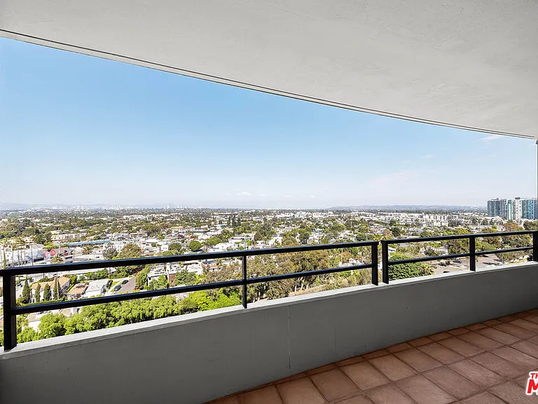 4316 Marina City Dr #1033 — Photo 9