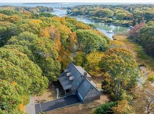 380 Luptons Point Rd, Mattituck, NY 11952