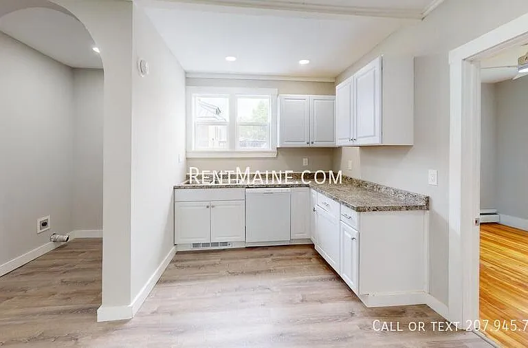 6 Woodman Ave #1 — Photo 1
