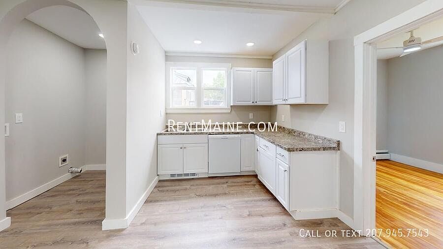 1st image of 6 Woodman Ave APT 1