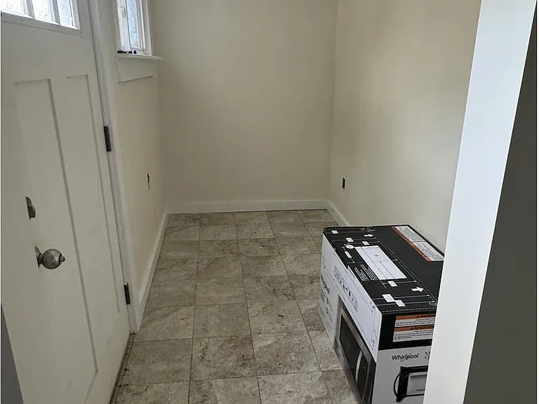 104 College Hl — Photo 7