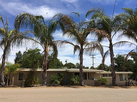 3rd image of 296 Poinsettia Ave