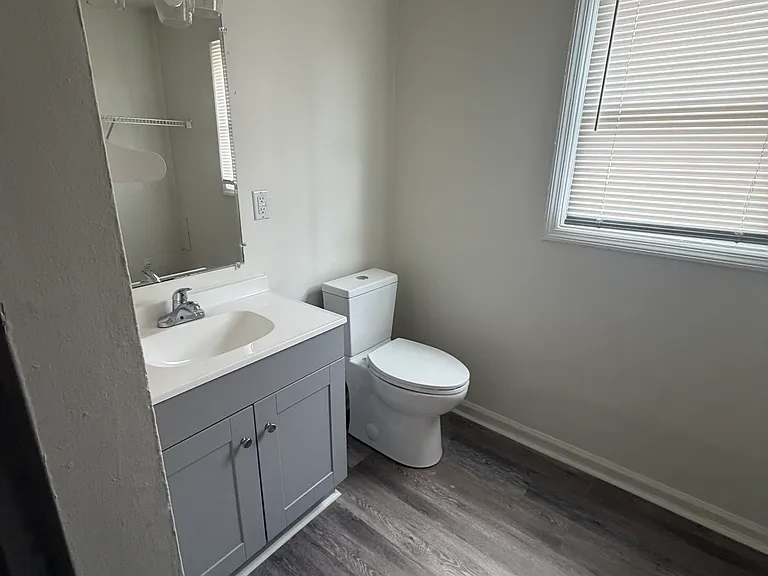 915 Race St #14 — Photo 6