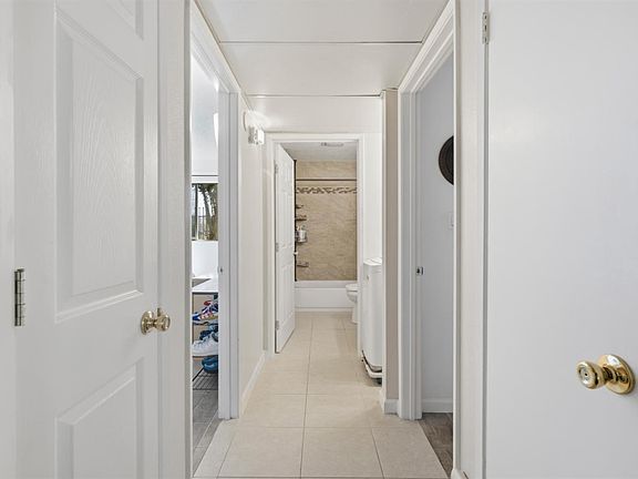 3rd image of 328 Northbank Ct APT 79