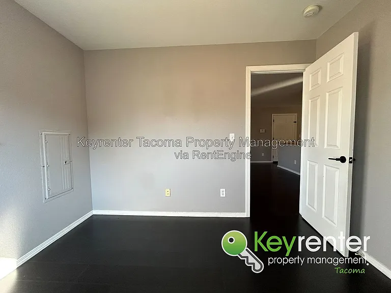 221 Sunset Dr — Photo 6