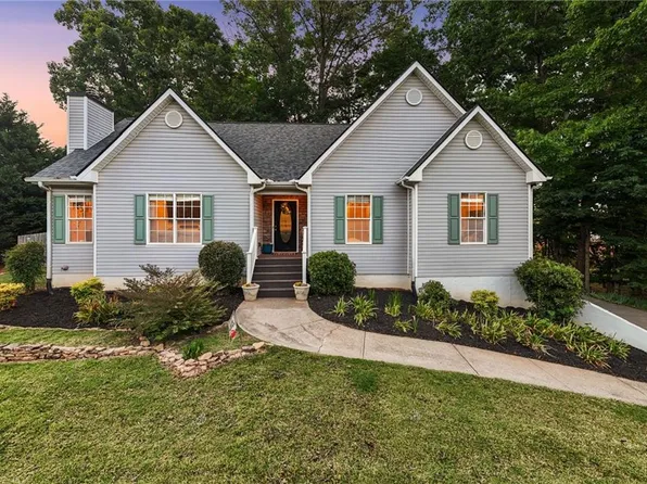 1086 Fieldstone Dr, Canton, GA 30114
