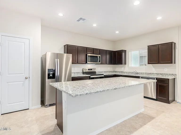 1810 W Pinkley Ave — Photo 12