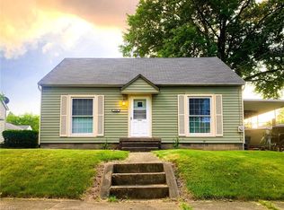 1326 Rowe St, Akron, OH 44306