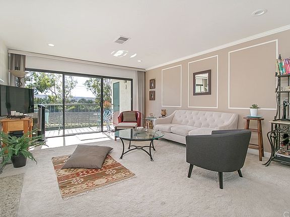 3rd image of 2210 Apricot Dr