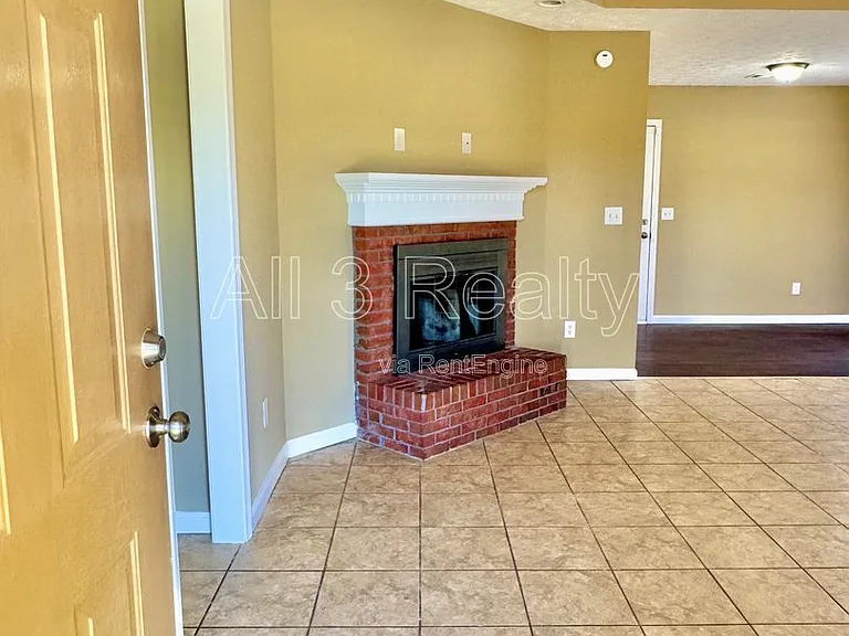 6917 Oak Side Dr — Photo 4