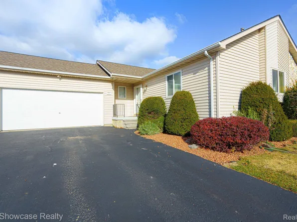 10193 Hawthorne Ridge Rd, Goodrich, MI 48438
