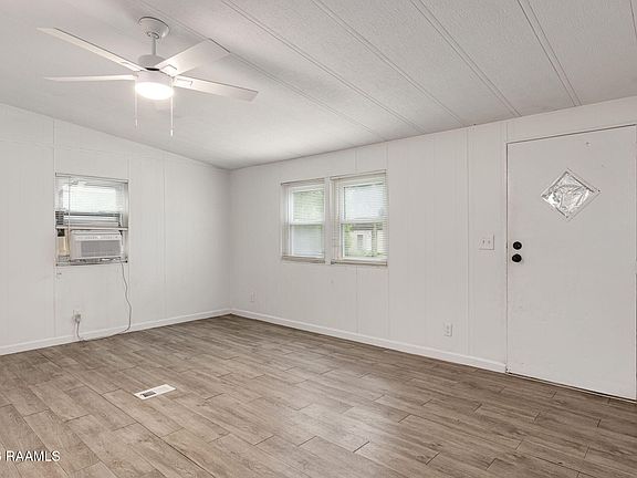 3rd image of 204 Longbridge Rd