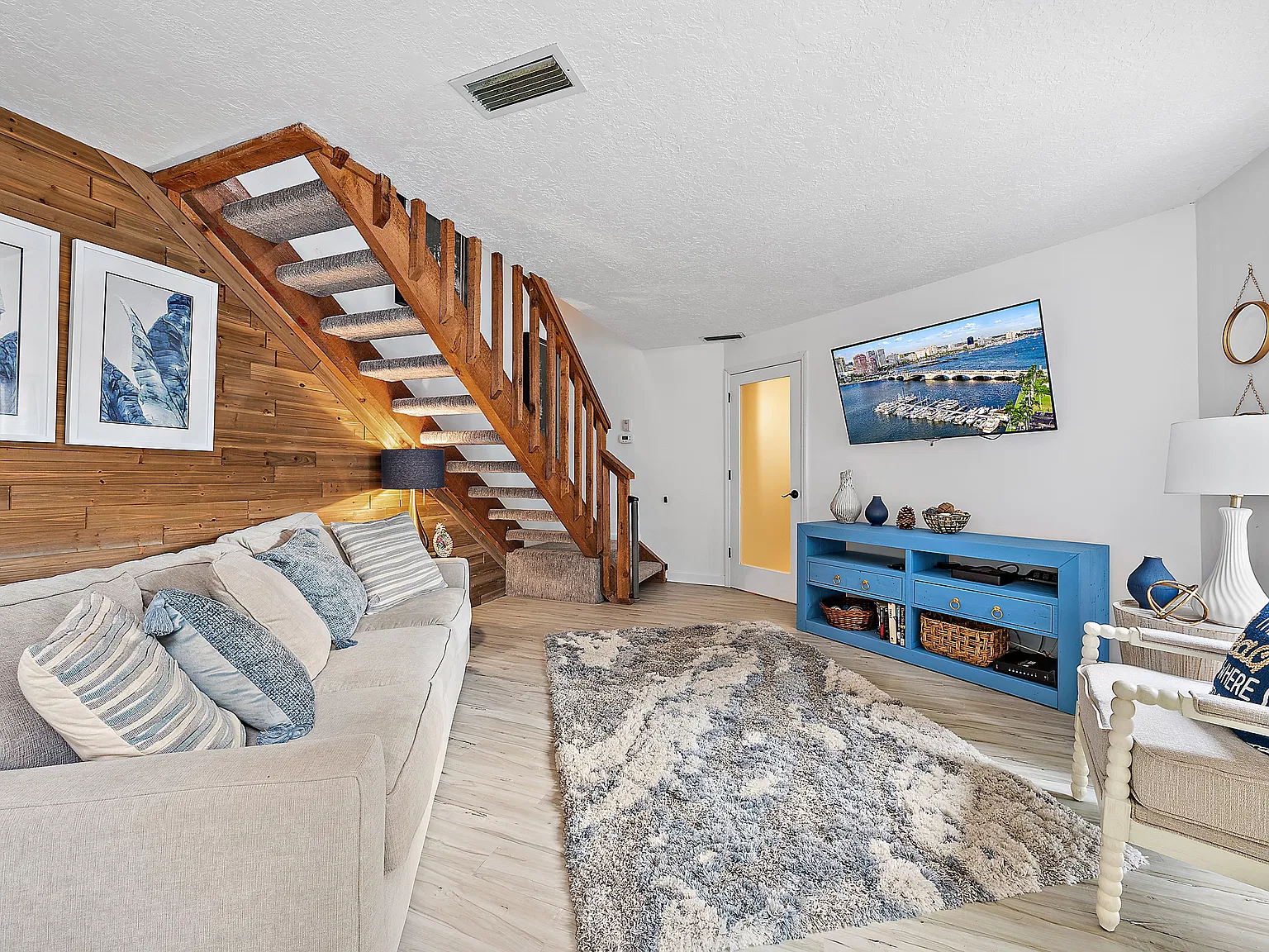 2 bed, 1160 sqft, $4,500 — Photo 1