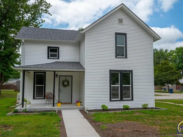 803 Market St, Osage City, KS 66523
