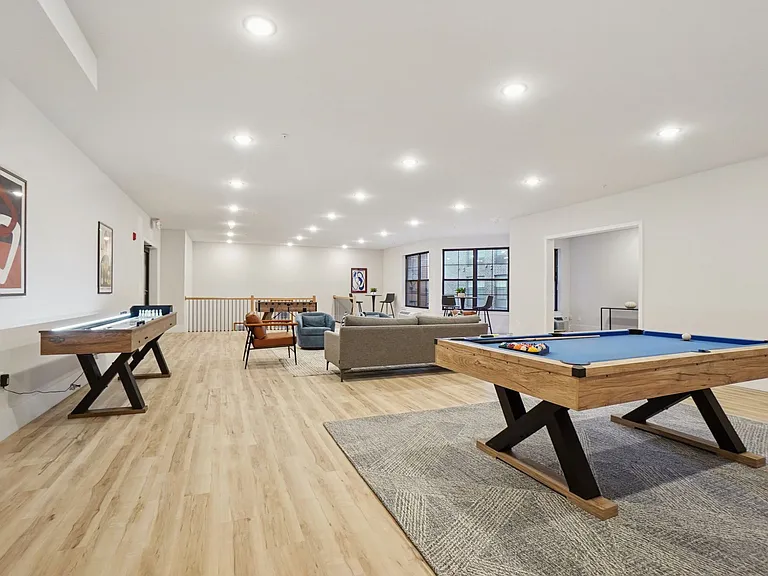 Cortlandt Terrace — Photo 6