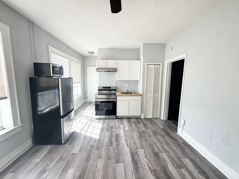 704 Cordova Dr #1 — Photo 10