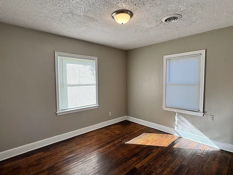 1330 W Victor Dr — Photo 18