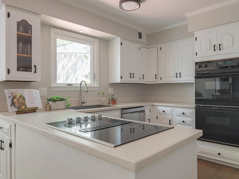 701 Ridge Dr — Photo 8