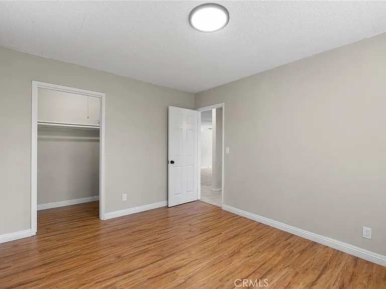 207 E Flora St — Photo 30