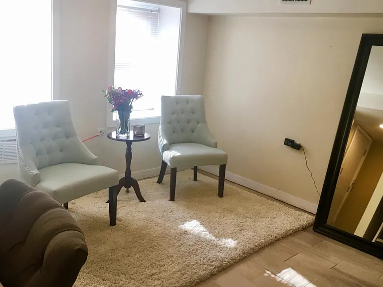 Prior tenant furnishing placement