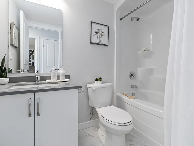 425 Watson Pkwy N — Photo 34