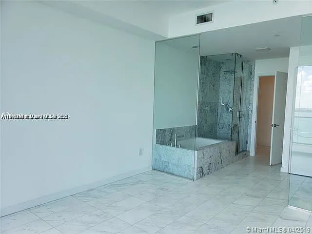 480 NE 31st St #2502 — Photo 5